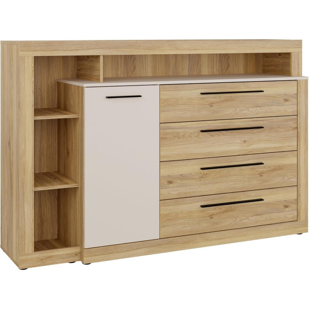 Geschlossener Stauraum und eine Tuer an dem Hochschrank