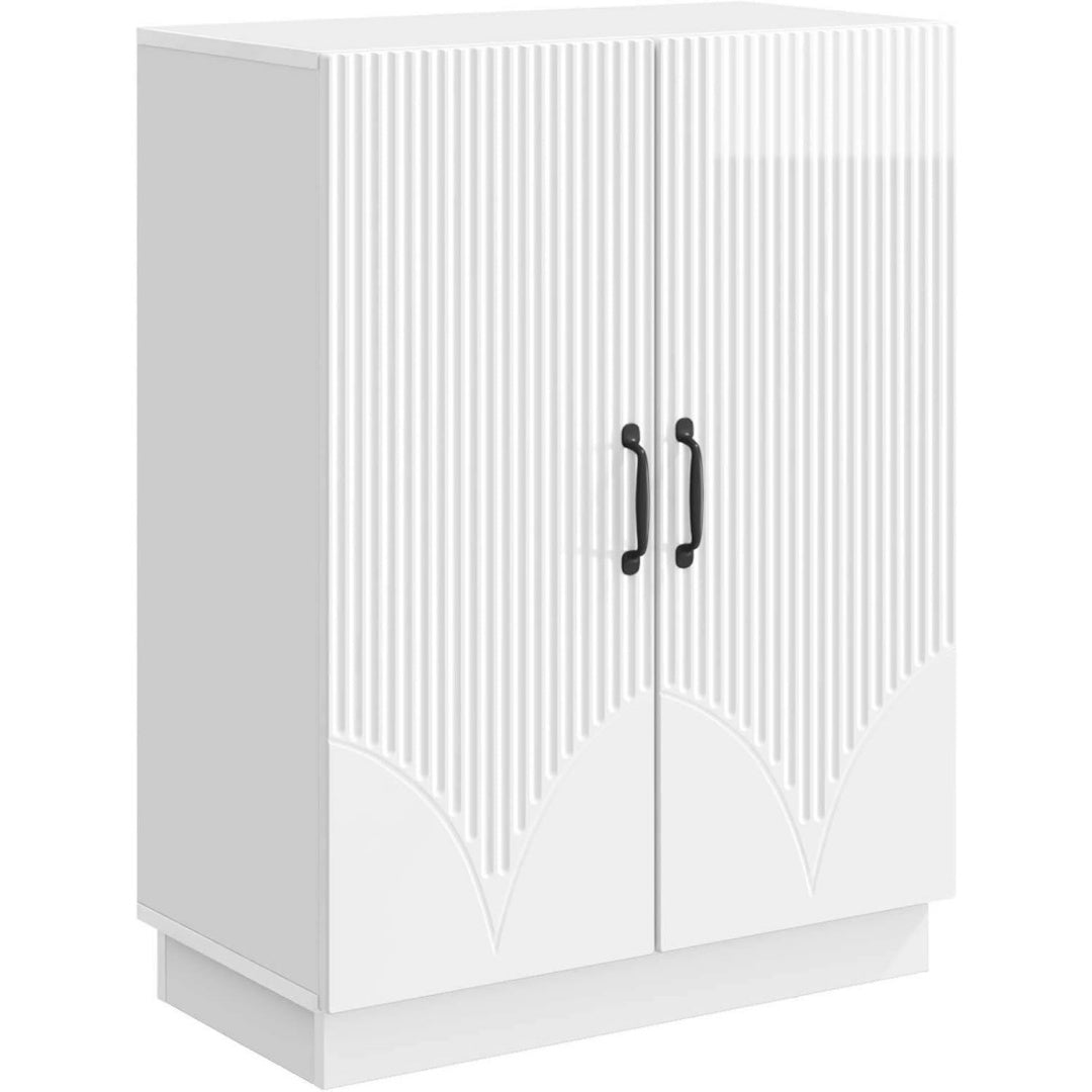 Geschlossener Stauraum und glaenzende Oberflaechen an dem Sideboard