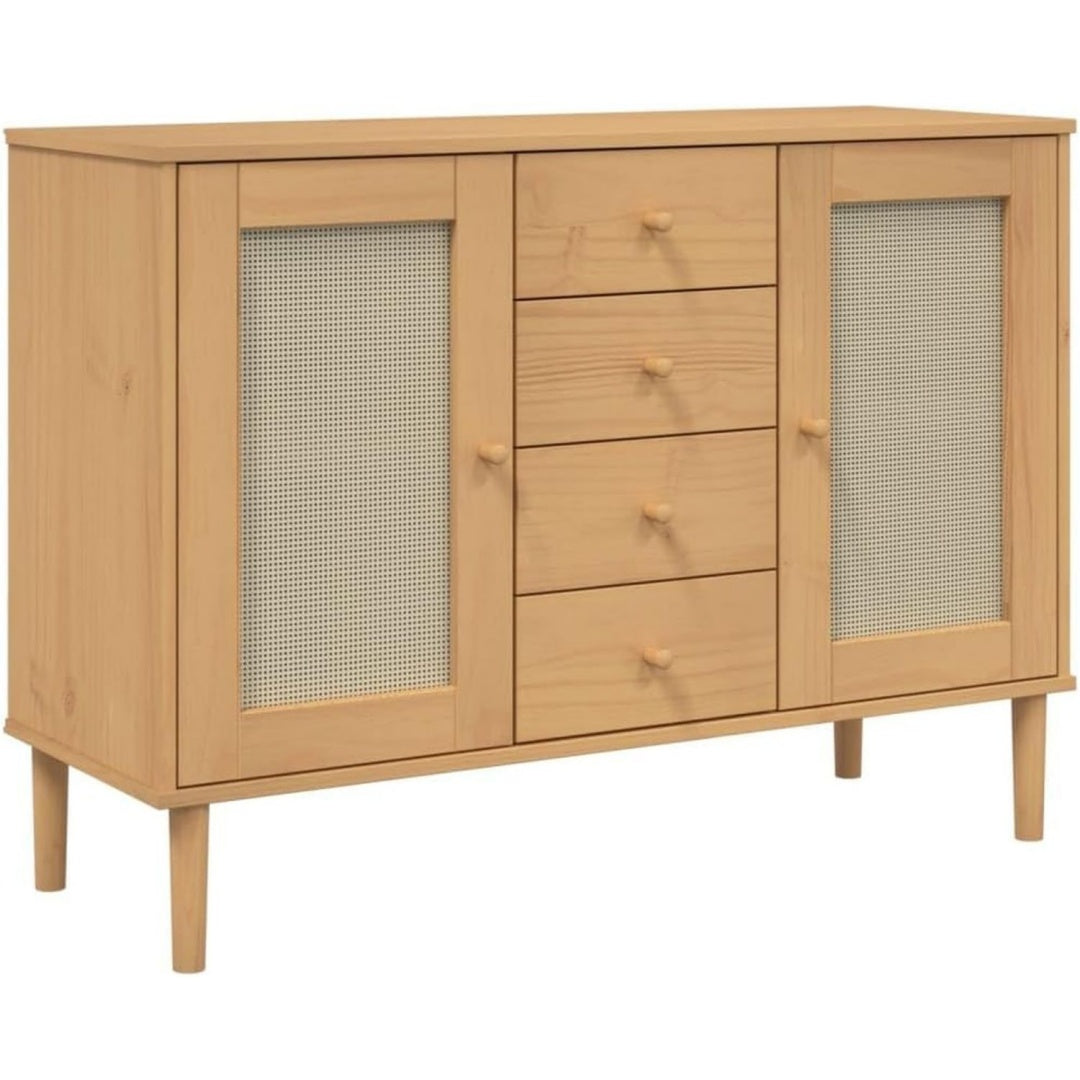 Schubladen treffen auf Flechtoptik an dem Sideboard