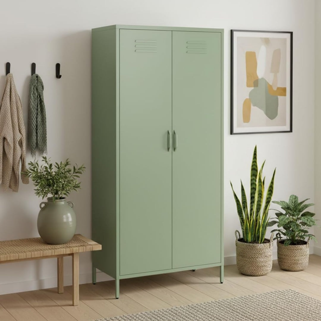 Kleiderschrank mit geschlossenem Stauraum und Hoehenverstellung